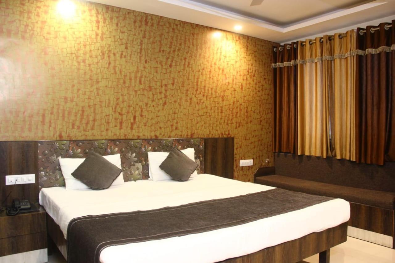 Nakshatra Hotel Banswara Экстерьер фото