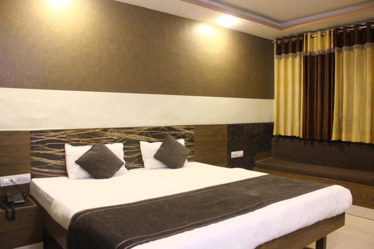 Nakshatra Hotel Banswara Экстерьер фото