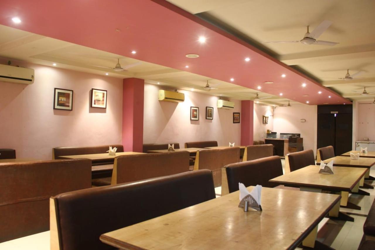 Nakshatra Hotel Banswara Экстерьер фото